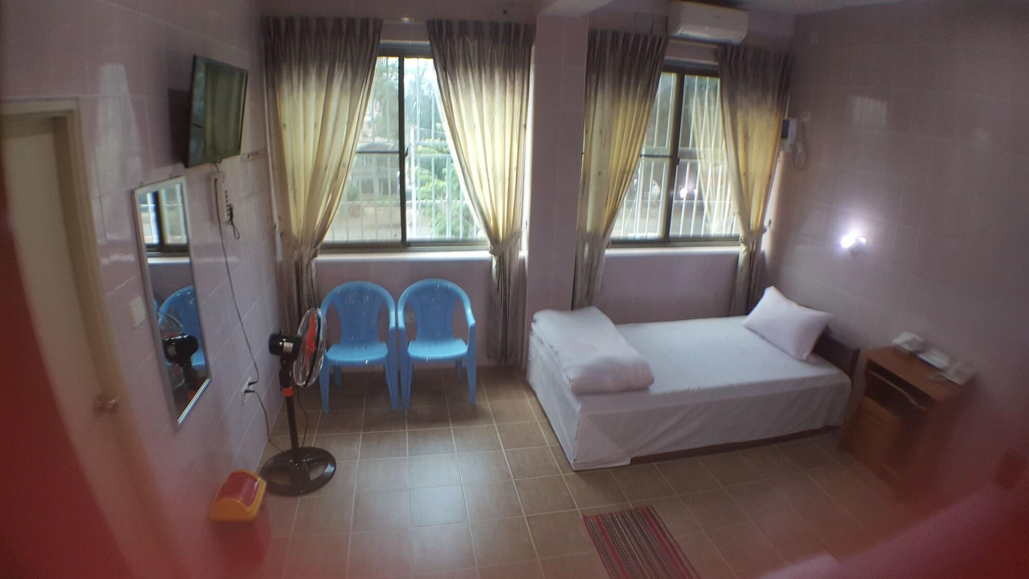 Red Dragon Hotel Hsipaw Buitenkant foto