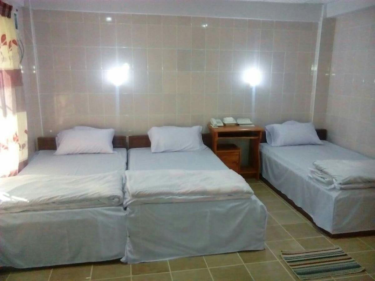 Red Dragon Hotel Hsipaw Buitenkant foto