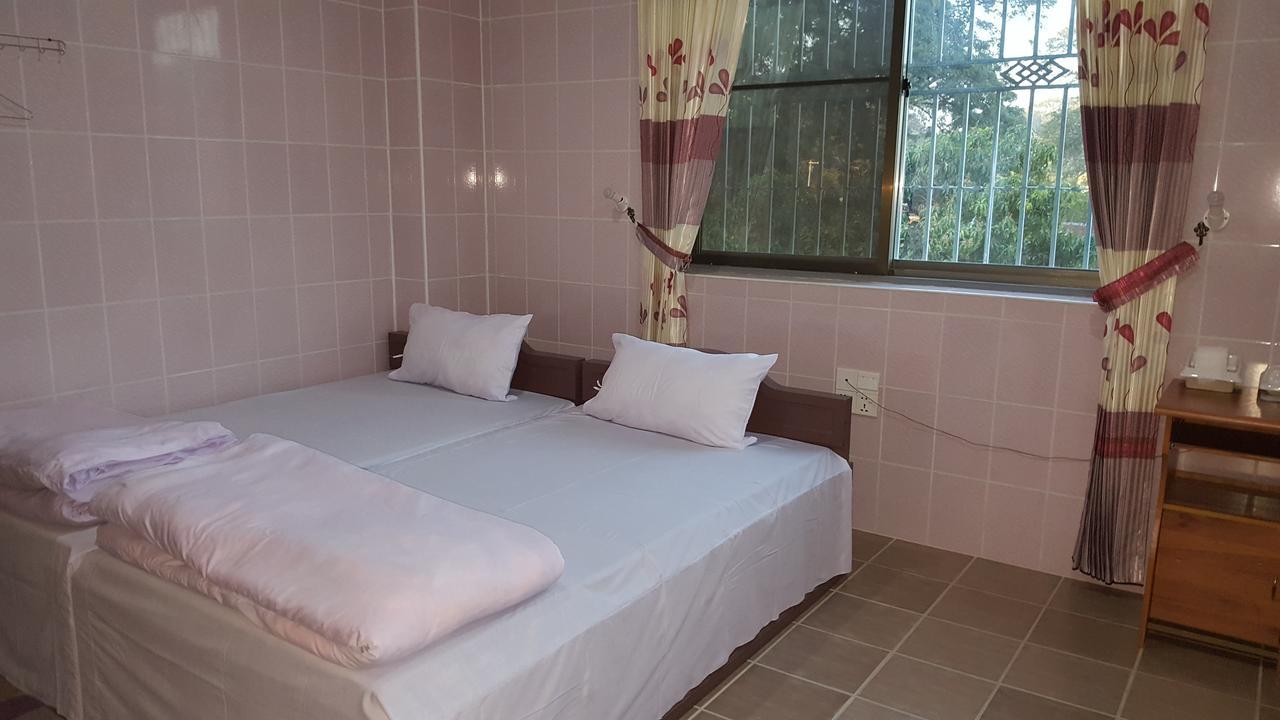 Red Dragon Hotel Hsipaw Buitenkant foto