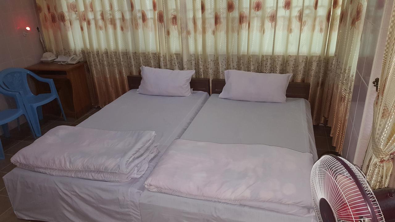 Red Dragon Hotel Hsipaw Buitenkant foto