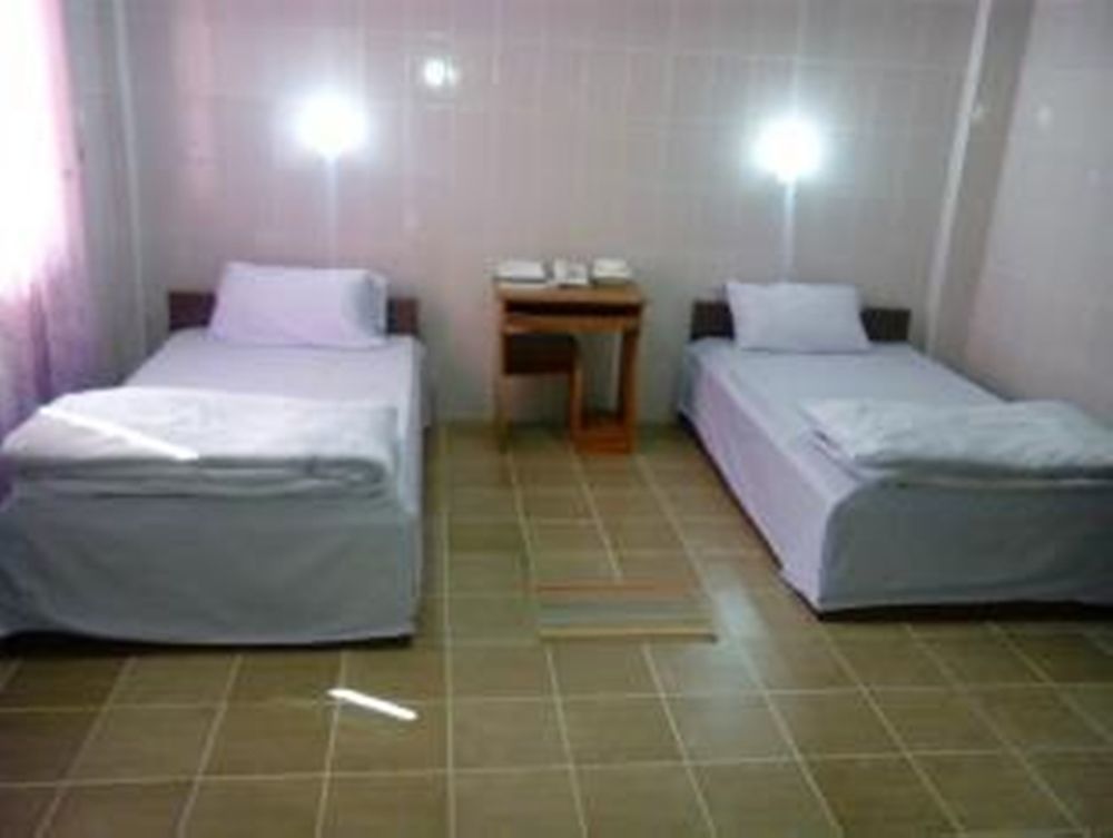 Red Dragon Hotel Hsipaw Buitenkant foto