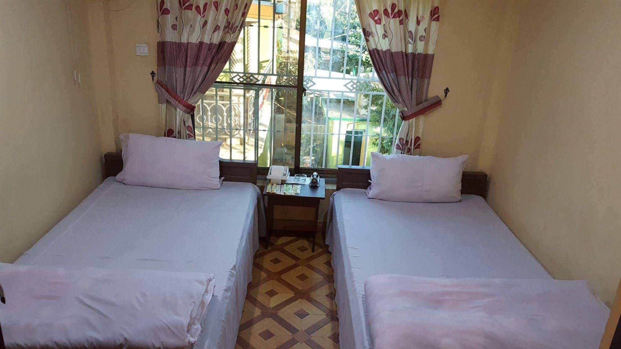 Red Dragon Hotel Hsipaw Buitenkant foto